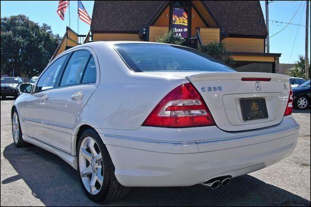 Mercedes-Benz C Class 2007 photo 4