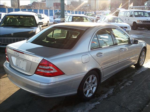 Mercedes-Benz C Class 2007 photo 3