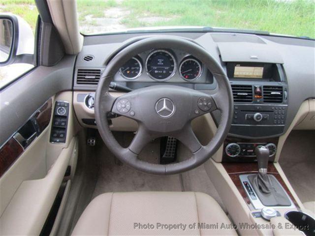 Mercedes-Benz C Class 2009 photo 4