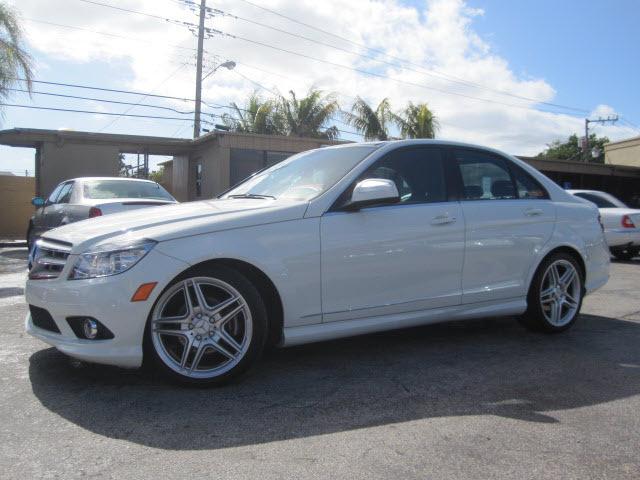 Mercedes-Benz C Class 2009 photo 1