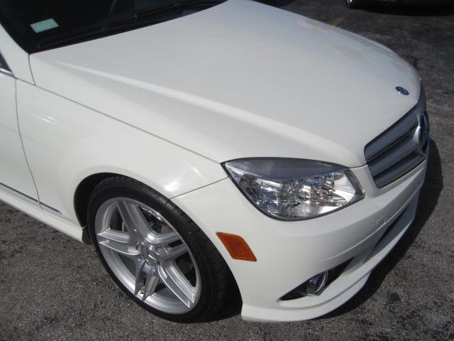 Mercedes-Benz C Class 2009 photo 2