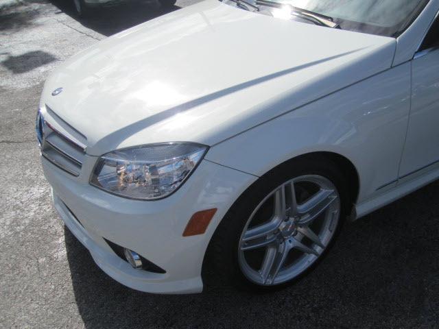 Mercedes-Benz C Class 2009 photo 3