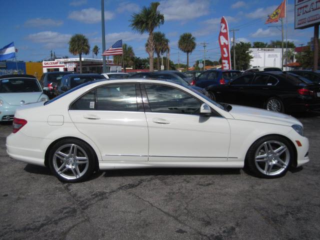 Mercedes-Benz C Class 2009 photo 4