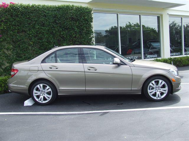 Mercedes-Benz C Class 2009 photo 1