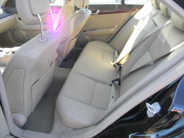 Mercedes-Benz C Class 2009 photo 2