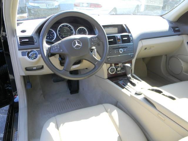 Mercedes-Benz C Class 2009 photo 3