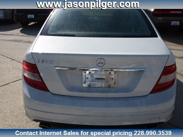 Mercedes-Benz C Class 2009 photo 3