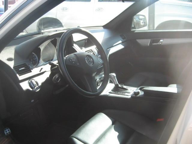 Mercedes-Benz C Class 2009 photo 2