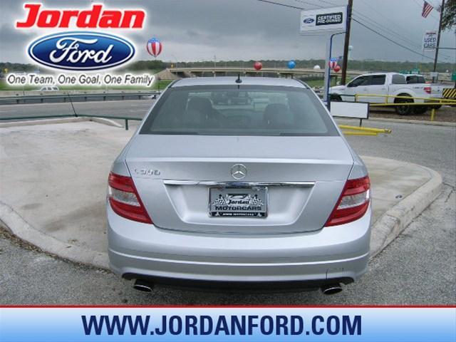 Mercedes-Benz C Class 2011 photo 3