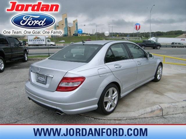 Mercedes-Benz C Class 2011 photo 4