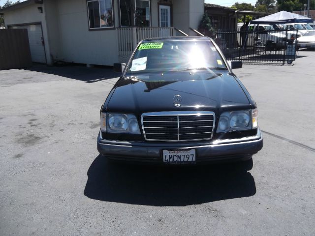 Mercedes-Benz E-Class 1994 photo 1