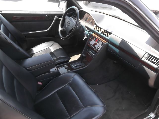 Mercedes-Benz E-Class 1994 photo 3
