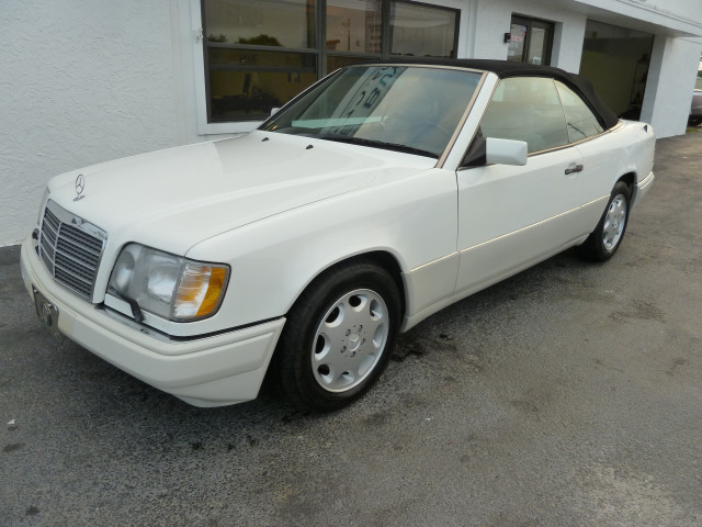 Mercedes-Benz E-Class 1994 photo 2
