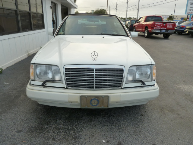 Mercedes-Benz E-Class 1994 photo 4