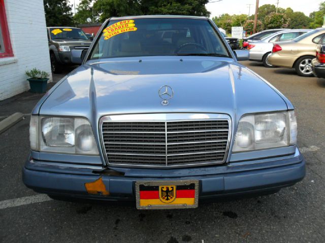 Mercedes-Benz E-Class 1994 photo 1