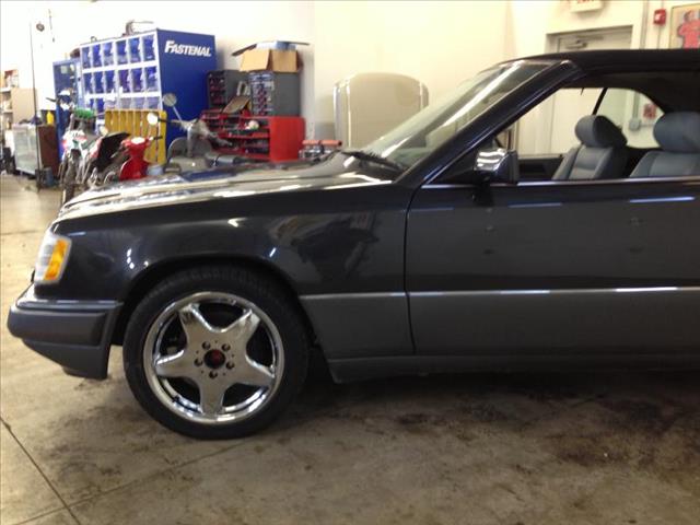 Mercedes-Benz E-Class 1994 photo 1