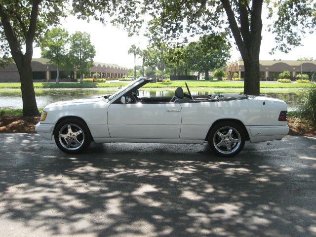 Mercedes-Benz E-Class 1995 photo 2