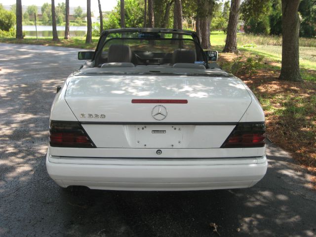 Mercedes-Benz E-Class 1995 photo 3