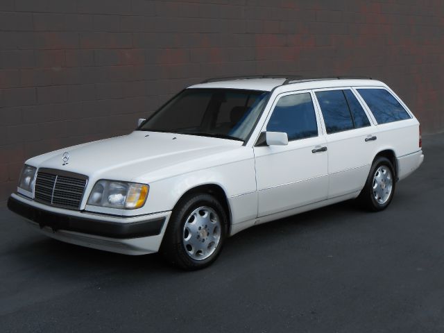 Mercedes-Benz E-Class 1995 photo 4