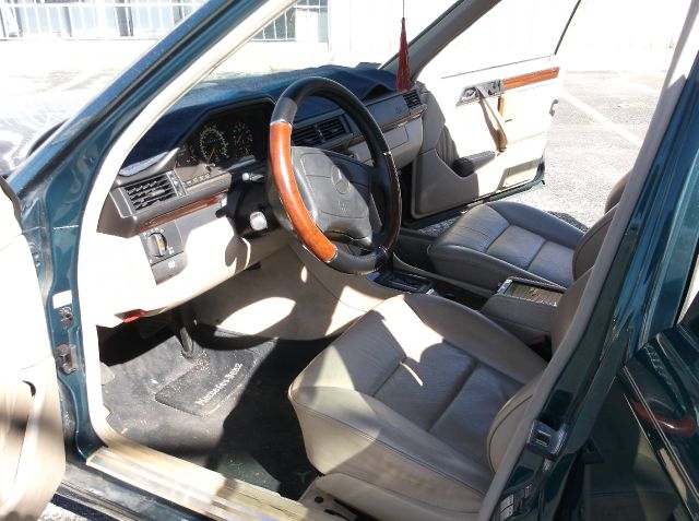 Mercedes-Benz E-Class 1995 photo 4