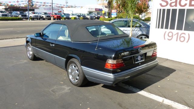 Mercedes-Benz E-Class 1995 photo 3