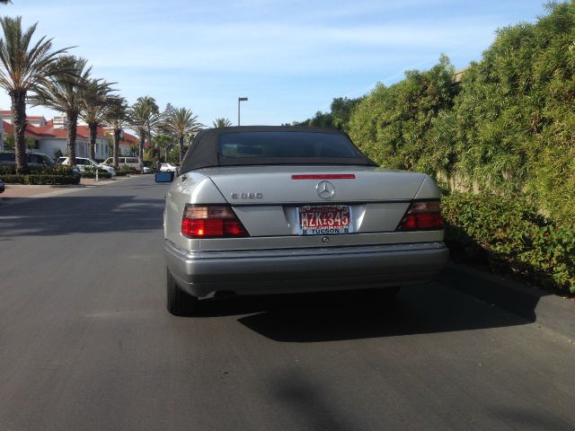 Mercedes-Benz E-Class 1995 photo 1