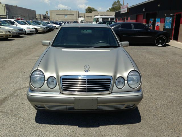 Mercedes-Benz E-Class 1996 photo 2