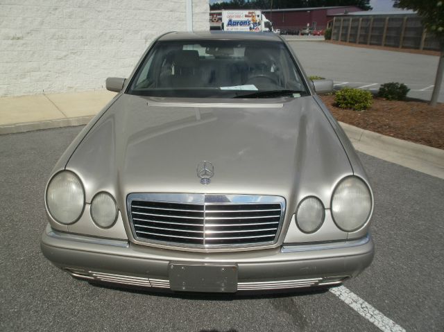 Mercedes-Benz E-Class 1996 photo 4