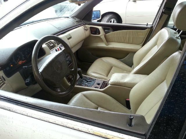 Mercedes-Benz E-Class 1997 photo 4