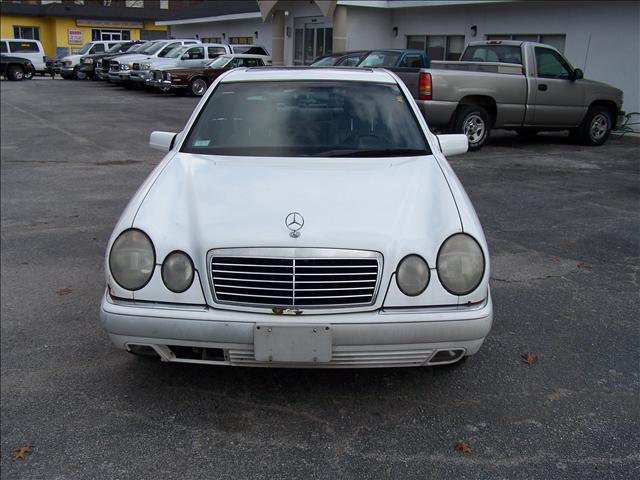 Mercedes-Benz E-Class Tsi Awd Sedan