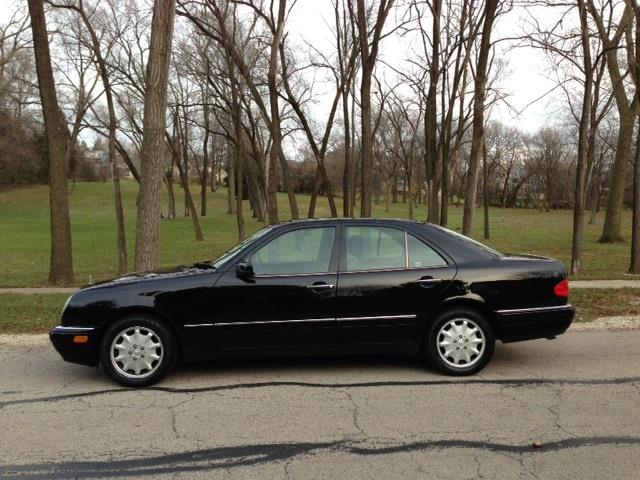 Mercedes-Benz E-Class 1998 photo 1