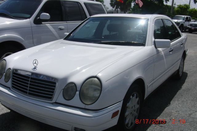 Mercedes-Benz E-Class 1998 photo 4