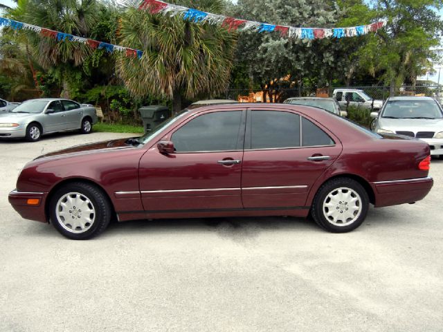 Mercedes-Benz E-Class 1998 photo 3