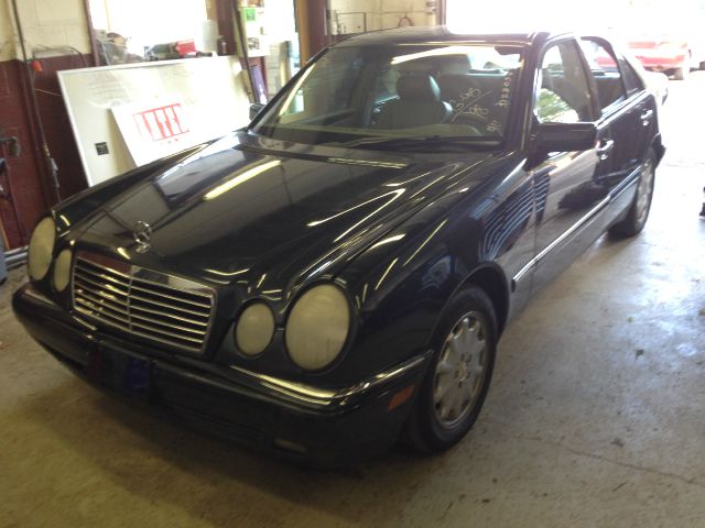 Mercedes-Benz E-Class 1998 photo 4