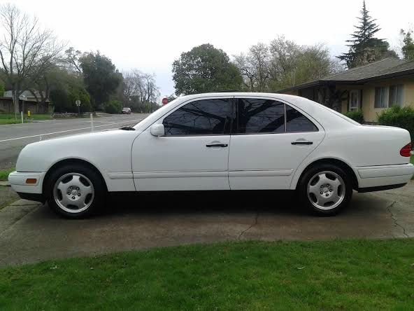 Mercedes-Benz E-Class 1998 photo 3