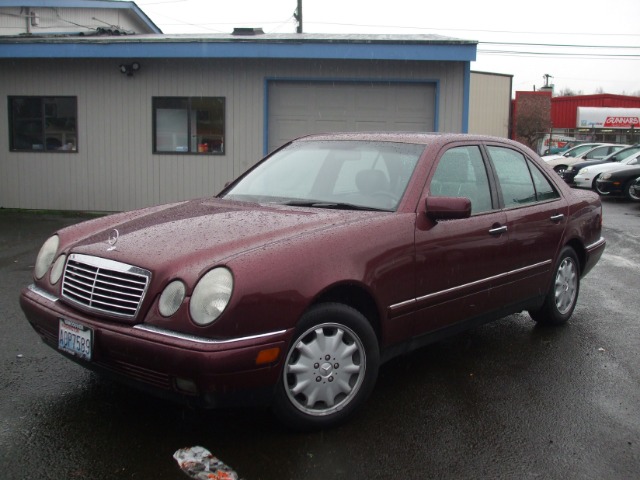 Mercedes-Benz E-Class 1998 photo 2