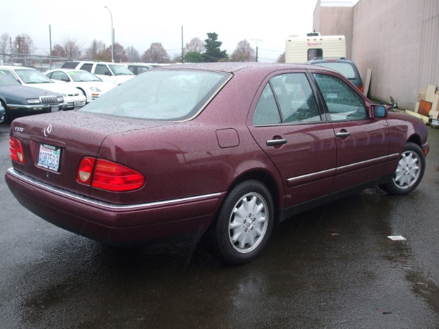 Mercedes-Benz E-Class 1998 photo 3