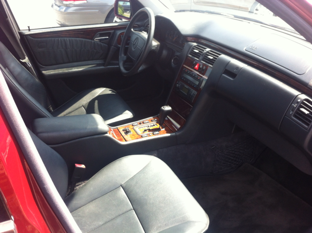 Mercedes-Benz E-Class 1999 photo 1