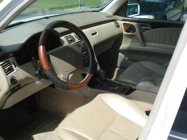 Mercedes-Benz E-Class 1999 photo 3