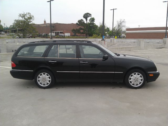 Mercedes-Benz E-Class 1999 photo 2