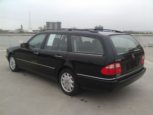 Mercedes-Benz E-Class 1999 photo 3