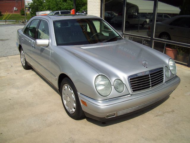 Mercedes-Benz E-Class 1999 photo 3