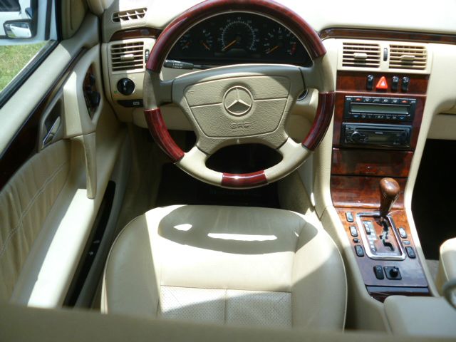 Mercedes-Benz E-Class 1999 photo 16
