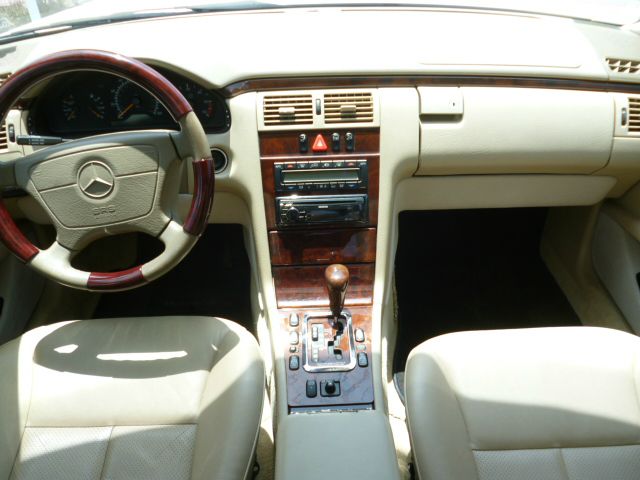 Mercedes-Benz E-Class 1999 photo 18
