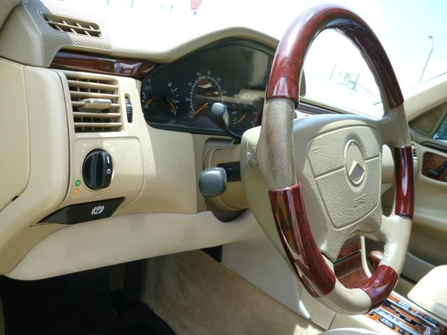 Mercedes-Benz E-Class 1999 photo 3