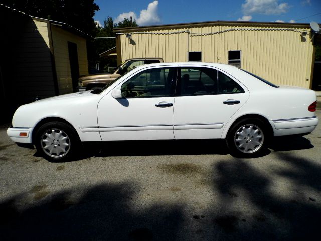 Mercedes-Benz E-Class 1999 photo 3