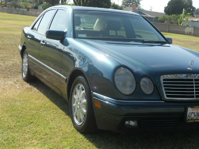 Mercedes-Benz E-Class 1999 photo 11