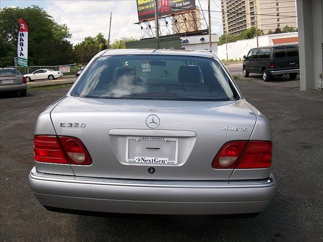 Mercedes-Benz E-Class 1999 photo 2