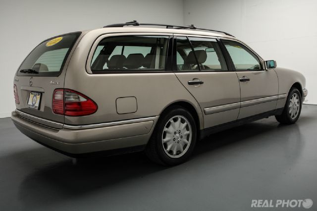 Mercedes-Benz E-Class 1999 photo 3