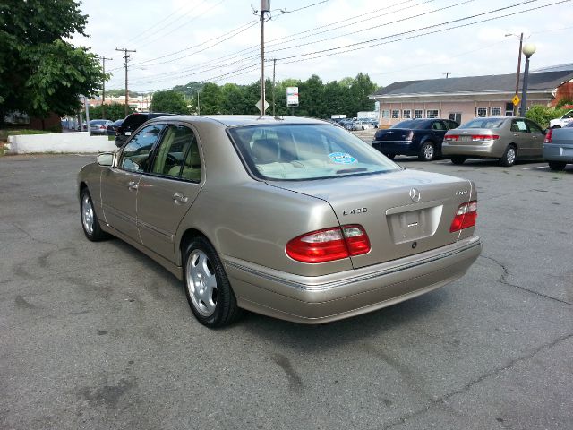 Mercedes-Benz E-Class 2000 photo 1